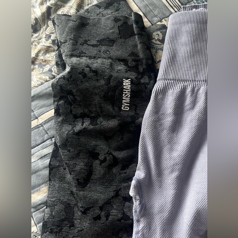 Gymshark seamless leggings in black camo, size medium, never worn.